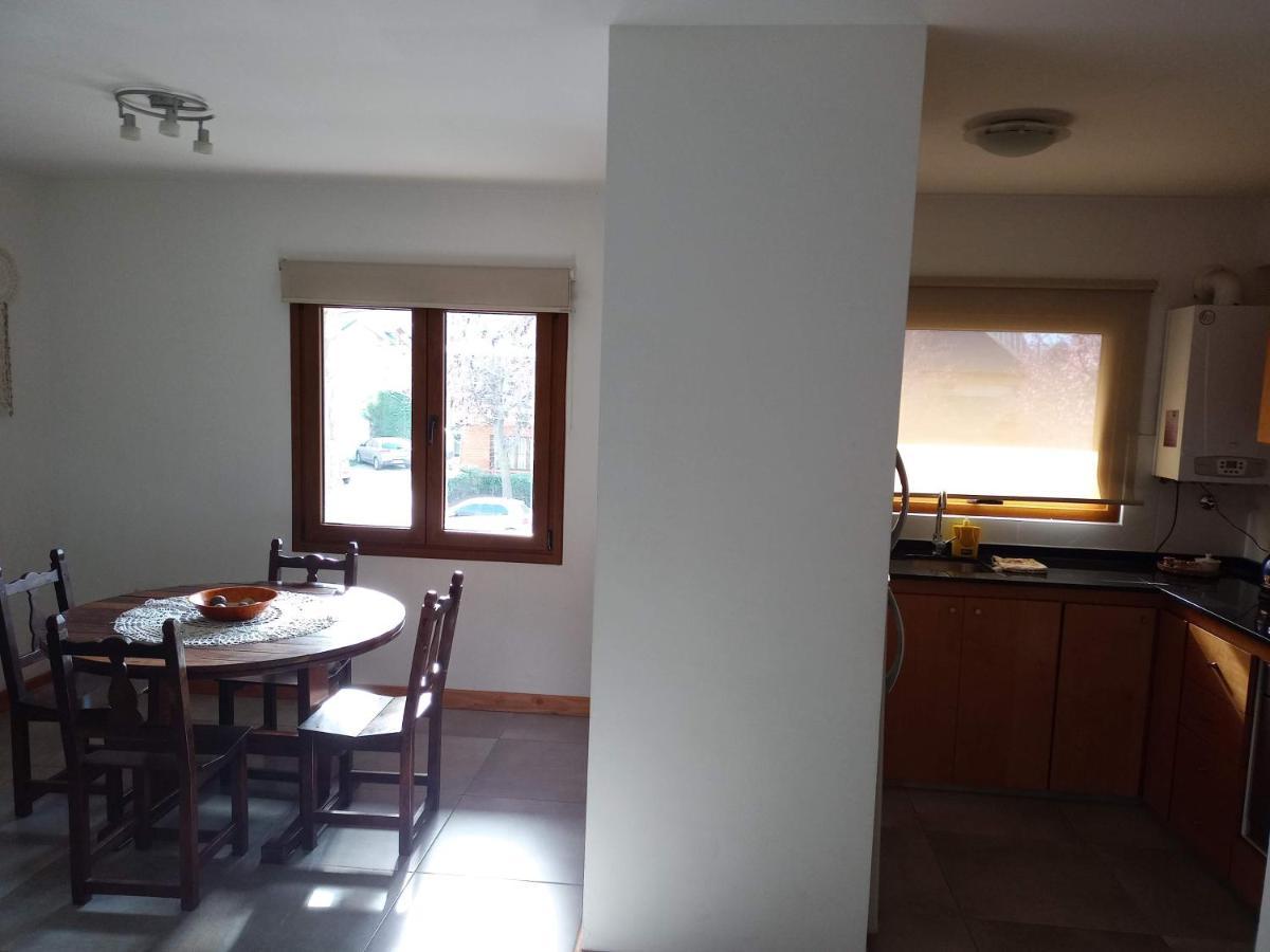 Comodo Departamento Centrico En San Martin De Los Andes Bagian luar foto
